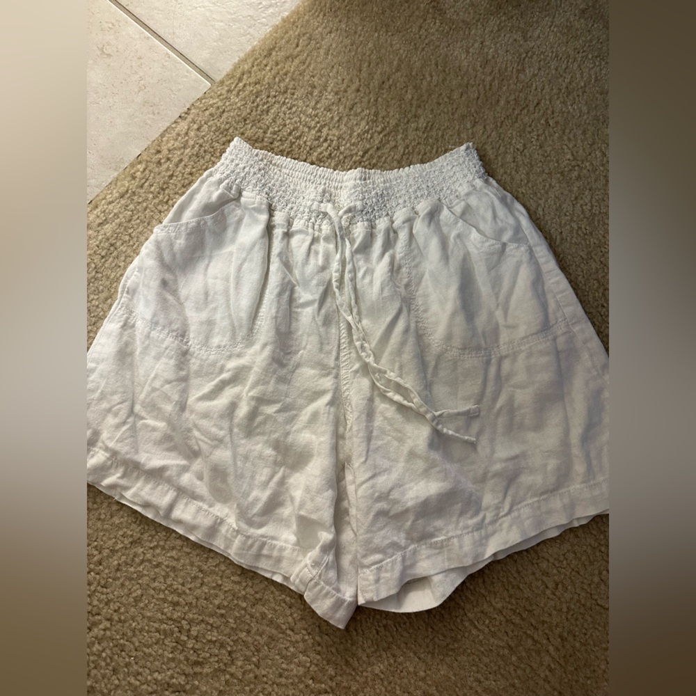 Hannah White Smocked Waist Drawstring Shorts Women’s Size Large